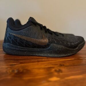Nike Kobe Mamba Rage Gold Stars 908972-099 Size 8
